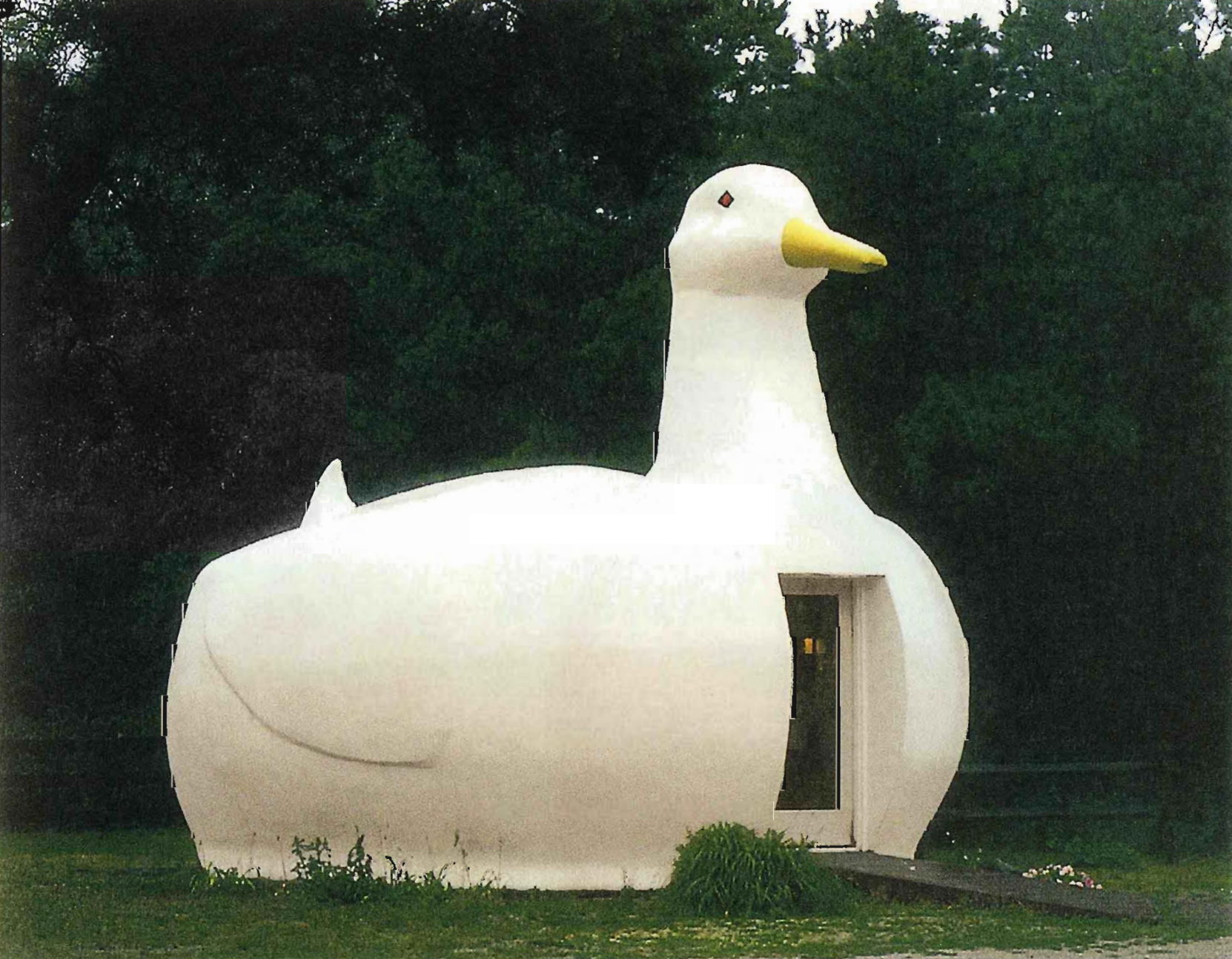 The big duck building!